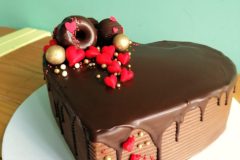 Torta-prelivena-cokoladom-21-scaled