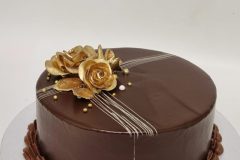 Torta-prelivena-cokoladom-10-scaled