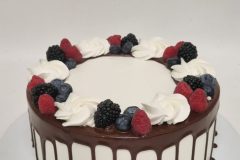 Torta-prelivena-cokoladom-18-scaled
