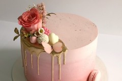 Torta-prelivena-cokoladom-56