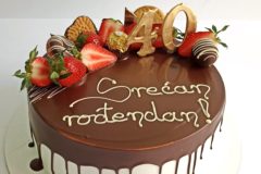 Torta-prelivena-cokoladom-57-scaled